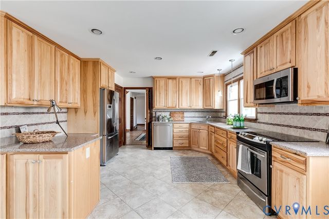 1631 Old Hundred Rd, Midlothian, VA 23114