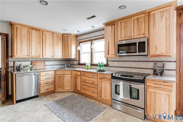 1631 Old Hundred Rd, Midlothian, VA 23114