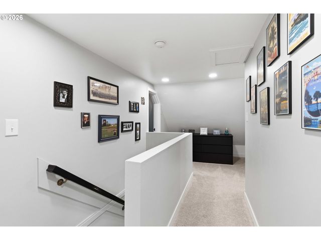 121 S VISTA Way, Kelso, WA 98626