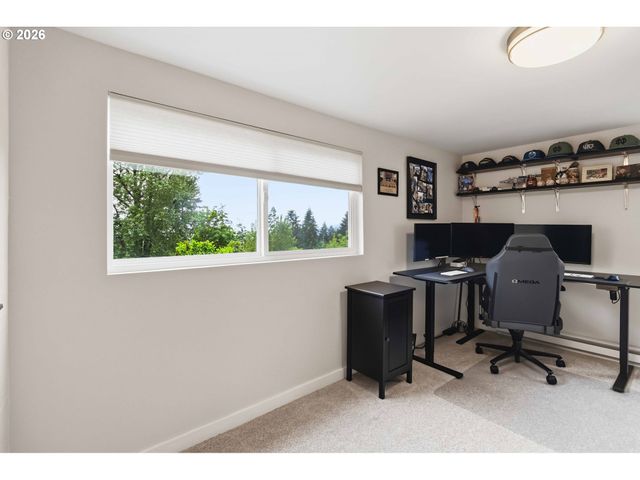 121 S VISTA Way, Kelso, WA 98626