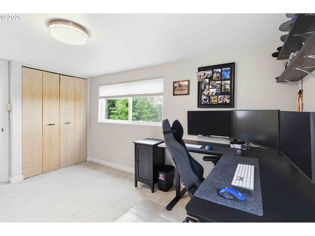 121 S VISTA Way, Kelso, WA 98626
