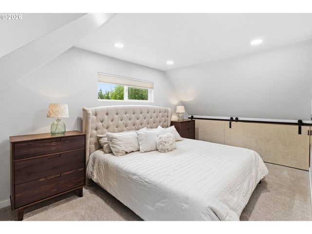 121 S VISTA Way, Kelso, WA 98626