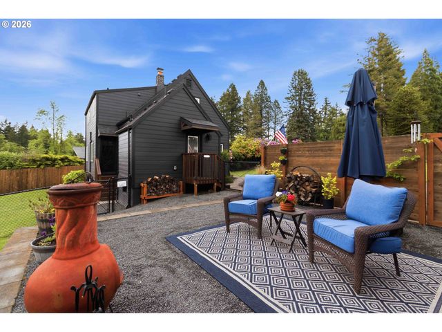 121 S VISTA Way, Kelso, WA 98626