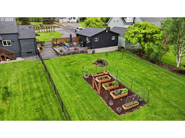 121 S VISTA Way, Kelso, WA 98626