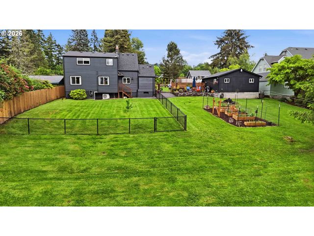 121 S VISTA Way, Kelso, WA 98626