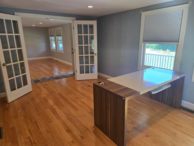 82 Dutton Road, Pelham, NH 03076