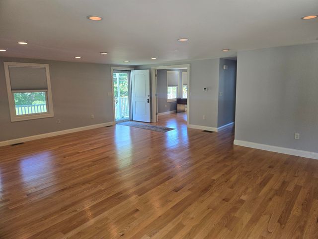82 Dutton Road, Pelham, NH 03076