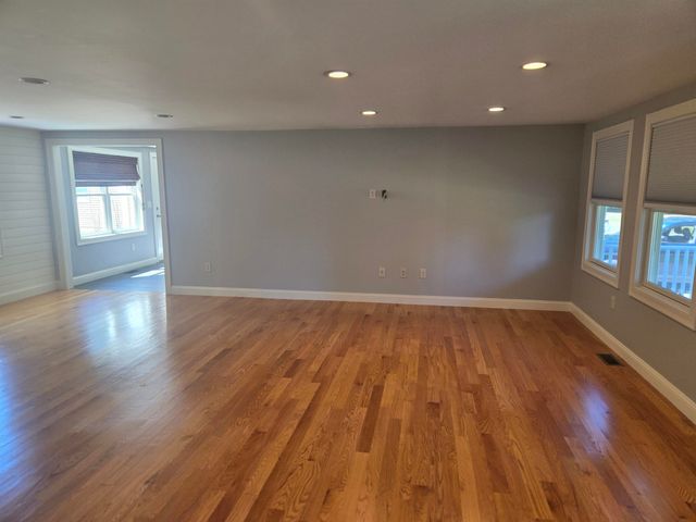 82 Dutton Road, Pelham, NH 03076