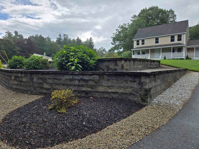 82 Dutton Road, Pelham, NH 03076