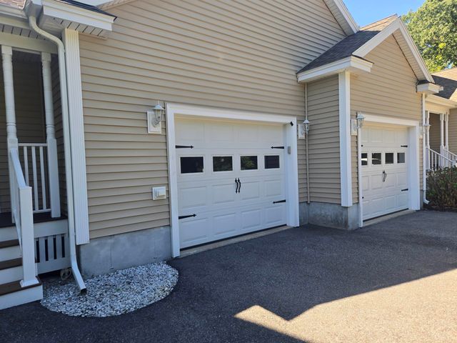 82 Dutton Road, Pelham, NH 03076