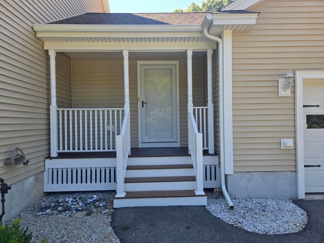 82 Dutton Road, Pelham, NH 03076