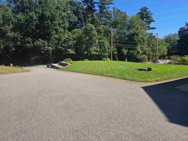 82 Dutton Road, Pelham, NH 03076