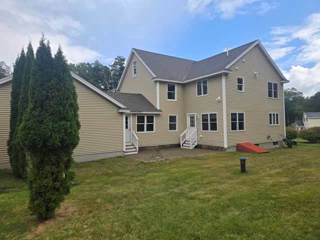 82 Dutton Road, Pelham, NH 03076