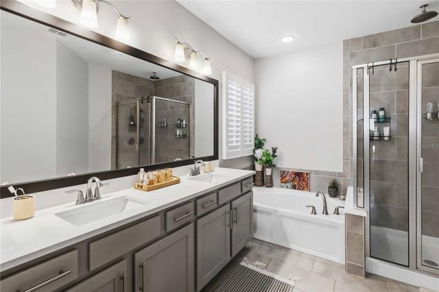 9545 W PARK VILLAGE DRIVE, Tampa, FL 33626