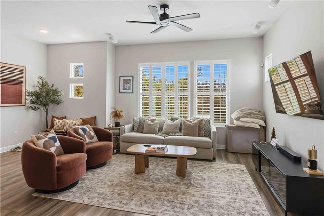 9545 W PARK VILLAGE DRIVE, Tampa, FL 33626