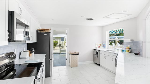 5915 TIDEWOOD AVENUE 4, Sarasota, FL 34231
