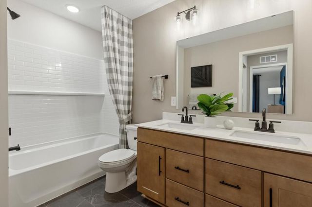 4602 Island Park Bay, Woodbury, MN 55129