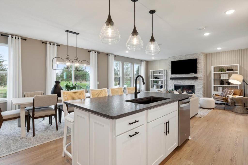 4602 Island Park Bay, Woodbury, MN 55129