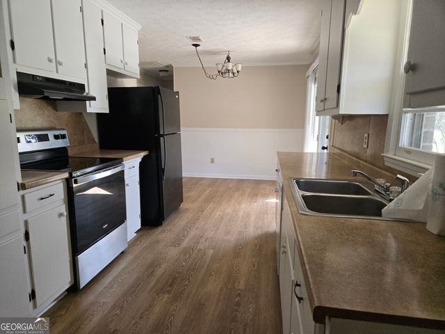 606 Viewpoint Drive, Jackson, GA 30233