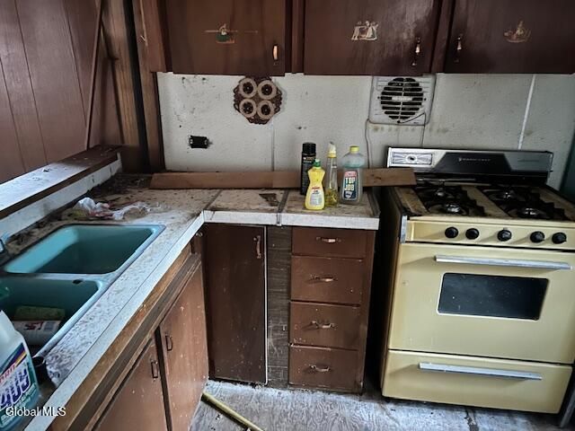 14 Hilltop Road, Edinburg, NY 12835