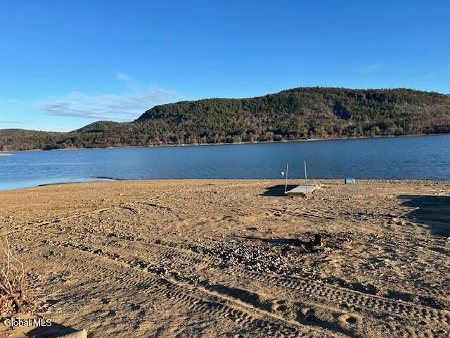 14 Hilltop Road, Edinburg, NY 12835