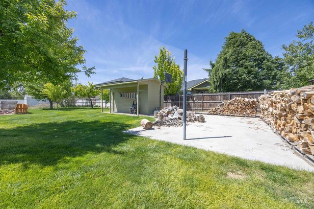 915 S Camas Street, Nampa, ID 83686