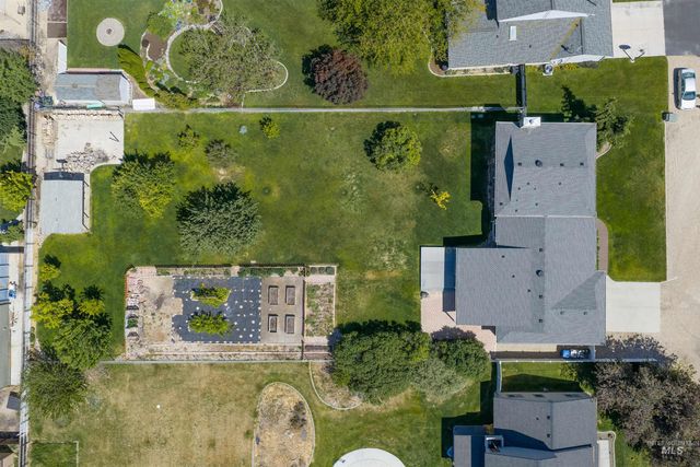 915 S Camas Street, Nampa, ID 83686