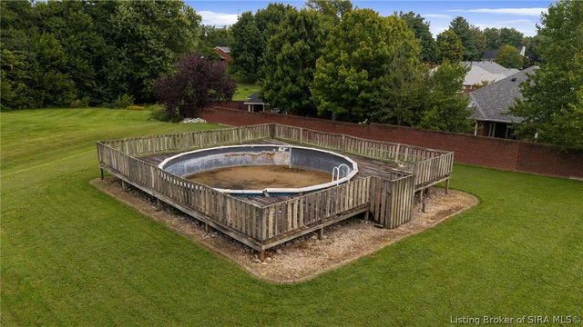 3504 Blockade Drive, Jeffersonville, IN 47130