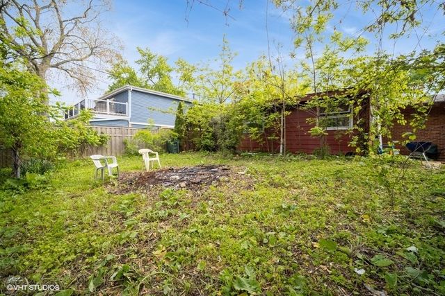 1043 Whitfield Road, Northbrook, IL 60062
