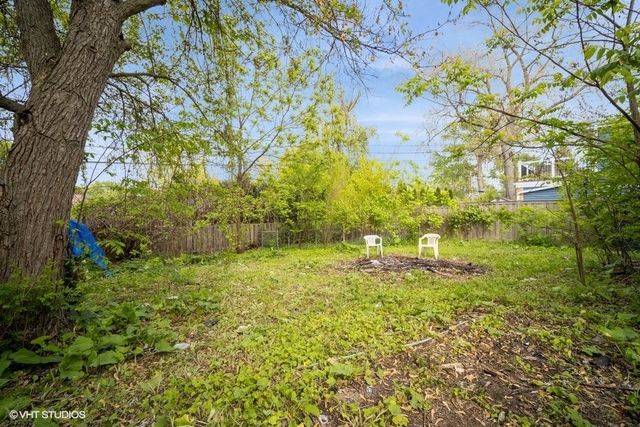 1043 Whitfield Road, Northbrook, IL 60062