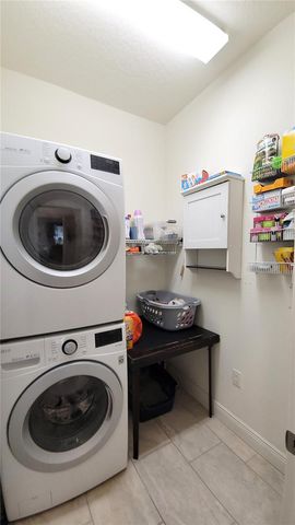 600 SUGAR RIDGE DR, Deland, FL 32720