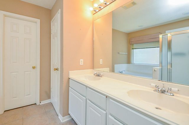 4521 W Columbary Drive, Rosenberg, TX 77471