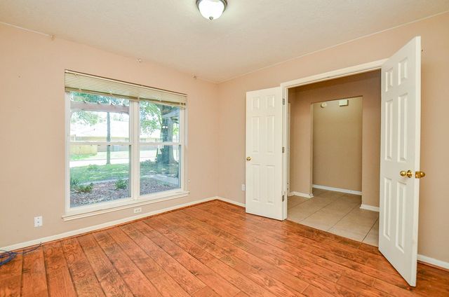 4521 W Columbary Drive, Rosenberg, TX 77471
