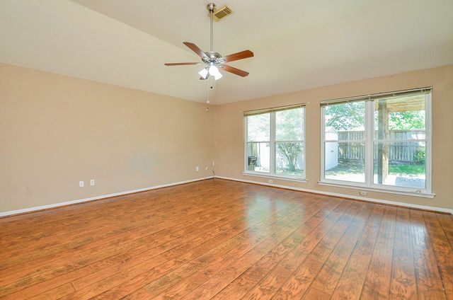 4521 W Columbary Drive, Rosenberg, TX 77471