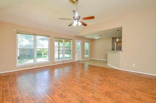 4521 W Columbary Drive, Rosenberg, TX 77471