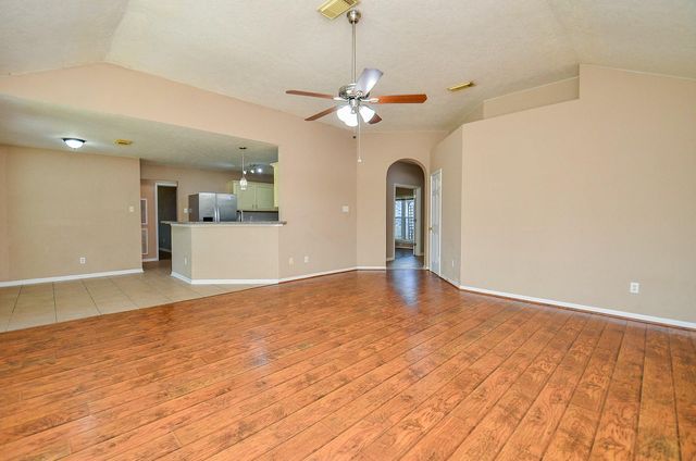 4521 W Columbary Drive, Rosenberg, TX 77471
