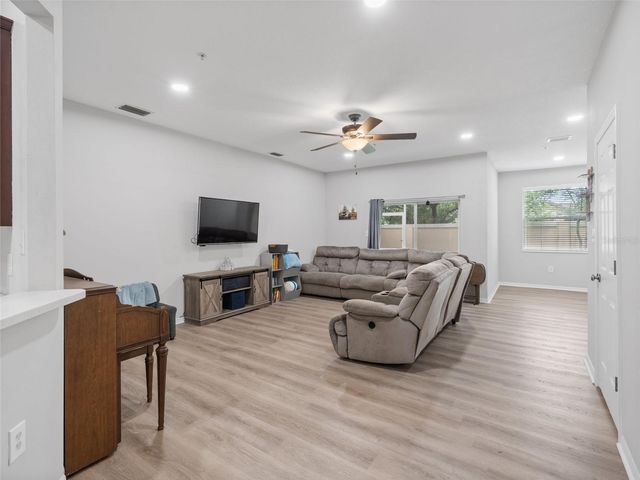 3831 PARKRIDGE CIRCLE 1-104, Sarasota, FL 34243