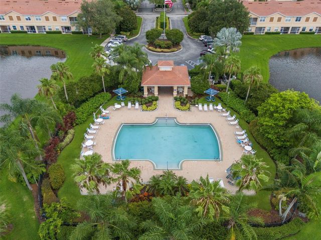 3831 PARKRIDGE CIRCLE 1-104, Sarasota, FL 34243