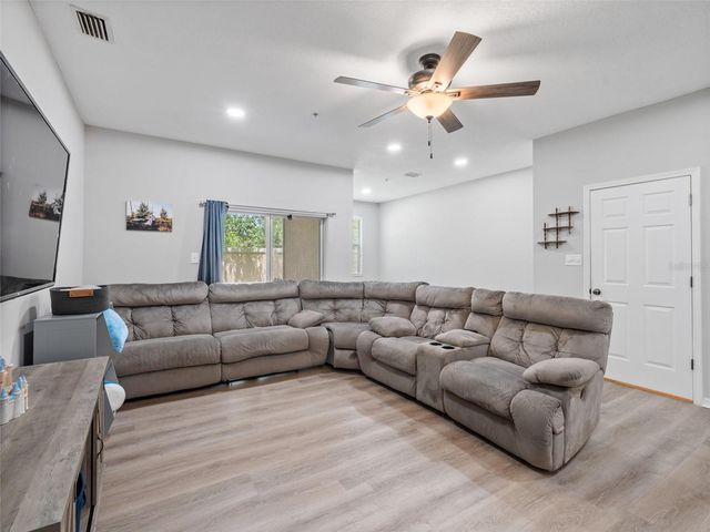 3831 PARKRIDGE CIRCLE 1-104, Sarasota, FL 34243