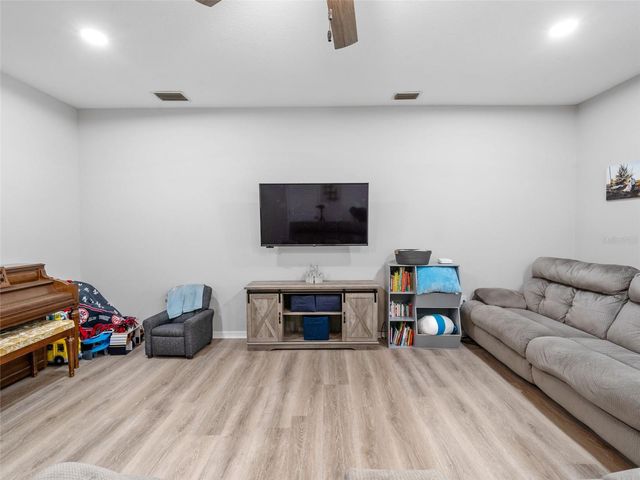 3831 PARKRIDGE CIRCLE 1-104, Sarasota, FL 34243