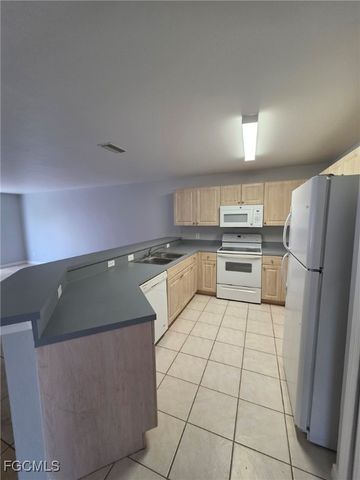 2502 Park RD, Lehigh Acres, FL 33971