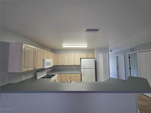 2502 Park RD, Lehigh Acres, FL 33971