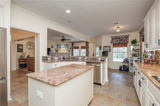 7501 Lourdes St, Corpus Christi, TX 78414