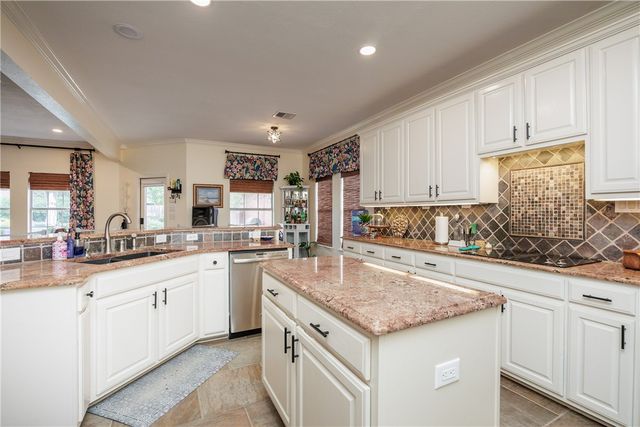 7501 Lourdes St, Corpus Christi, TX 78414