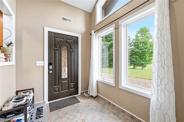 34995 Miles Road, Moreland Hills, OH 44022