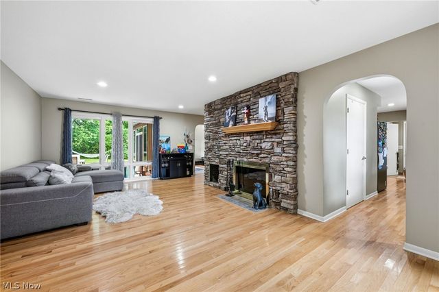 34995 Miles Road, Moreland Hills, OH 44022
