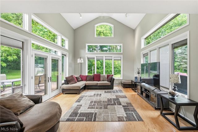 34995 Miles Road, Moreland Hills, OH 44022