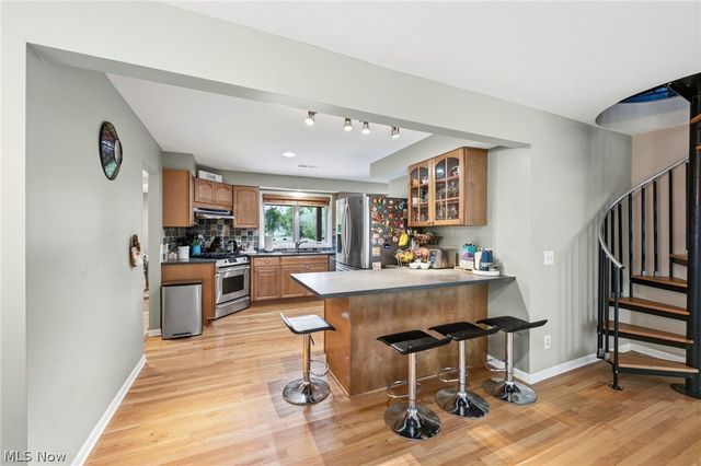 34995 Miles Road, Moreland Hills, OH 44022
