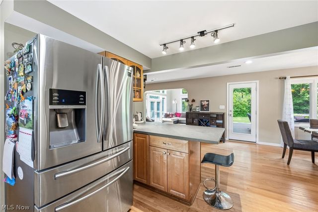 34995 Miles Road, Moreland Hills, OH 44022