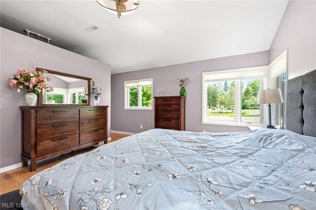 34995 Miles Road, Moreland Hills, OH 44022